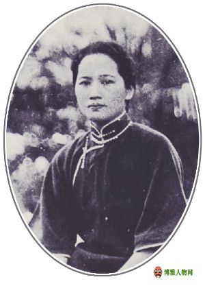宋庆龄1925年春摄于上海
